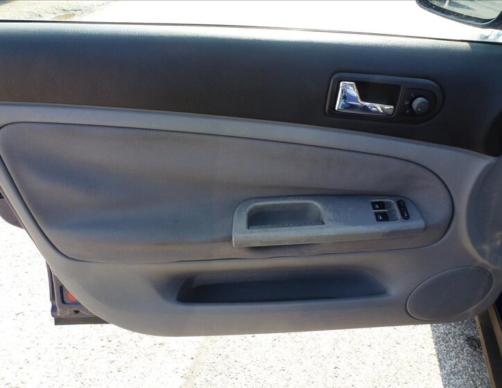 Volkswagen Passat Kombi 1,6 l 74 kw