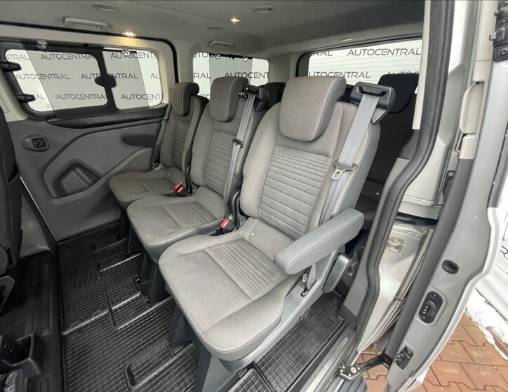 Ford Tourneo Custom MPV 2,0 l 96 kw