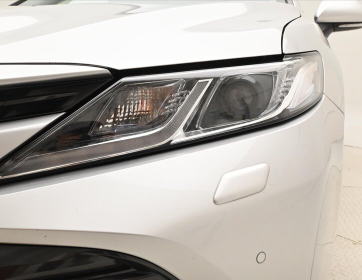 Toyota Camry Sedan / Limuzína 2,5 l 160 kw