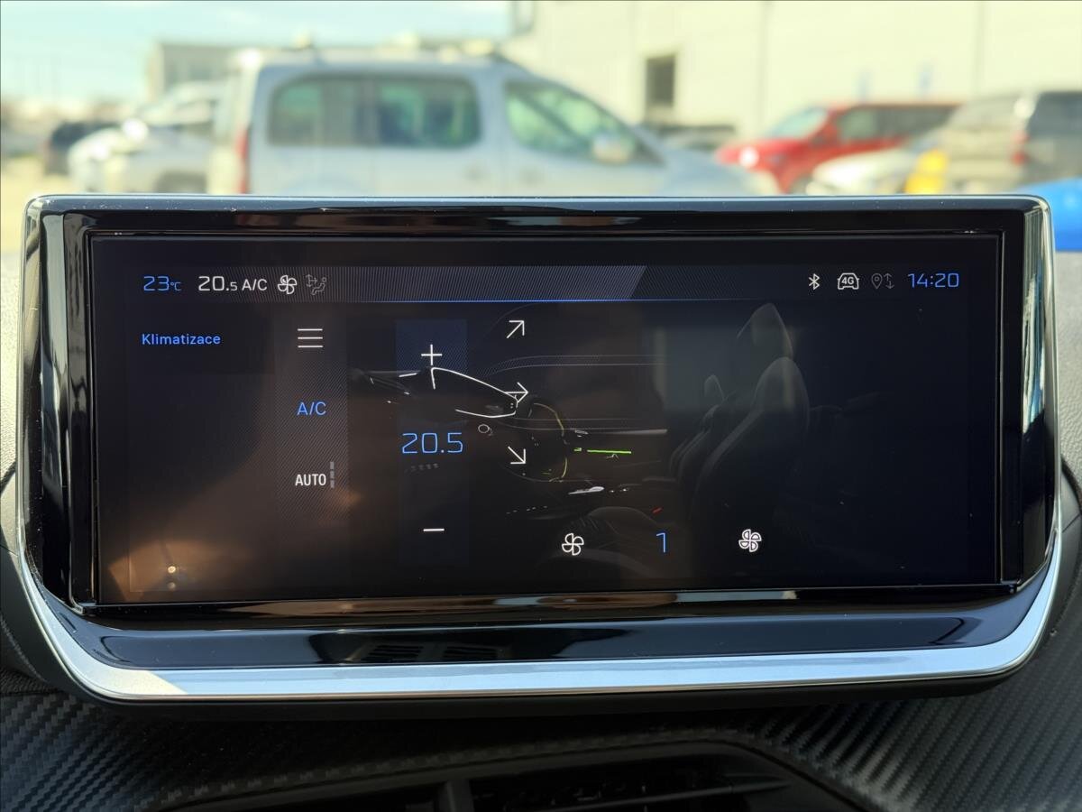 Peugeot 208 Hatchback 1,2 l 74 kw