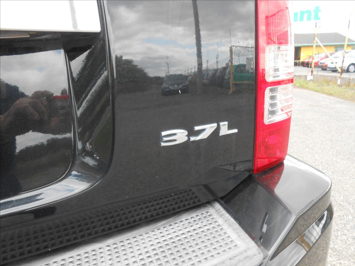 Jeep Cherokee SUV 3,7 l 151 kw