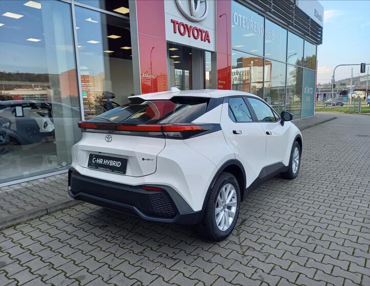 Toyota C-HR 4