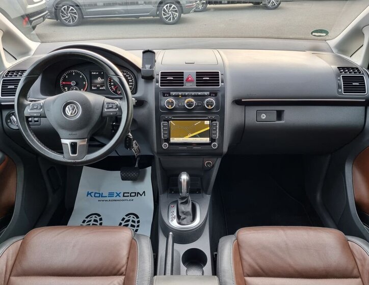 Volkswagen Touran 13