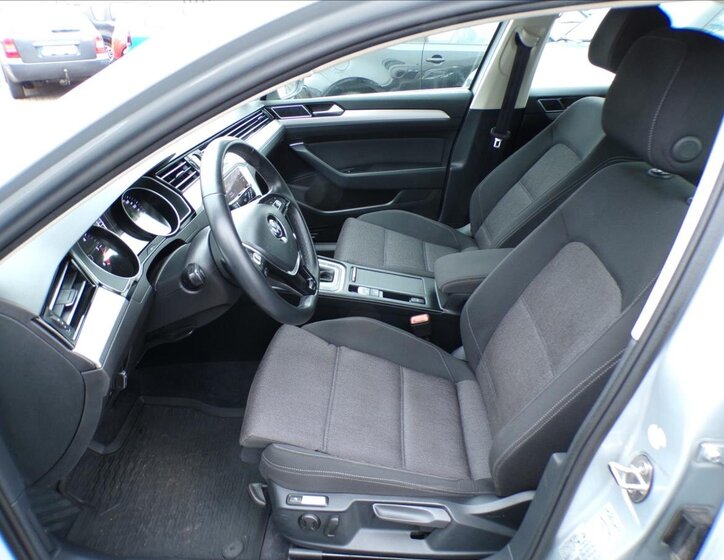 Volkswagen Passat Kombi 1,6 l 88 kw