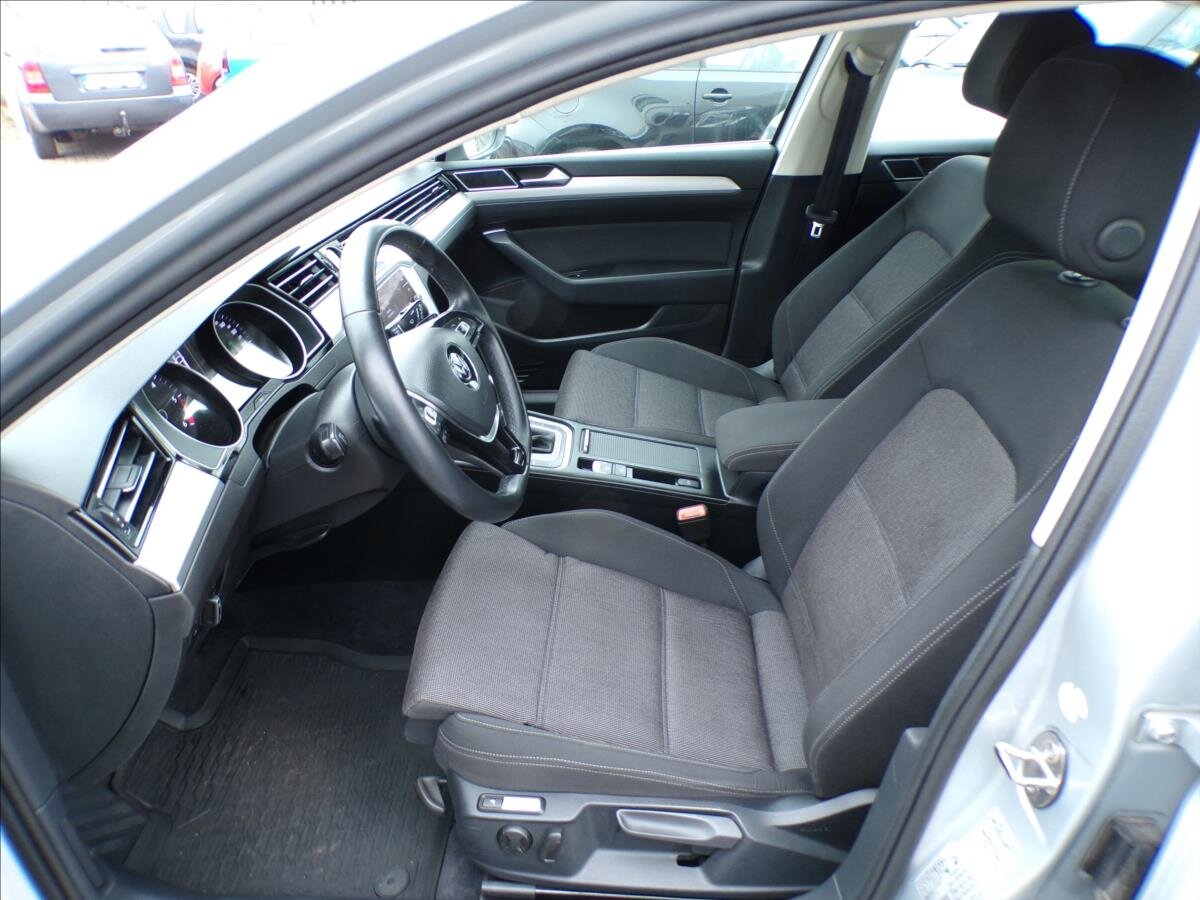 Volkswagen Passat Kombi 1,6 l 88 kw