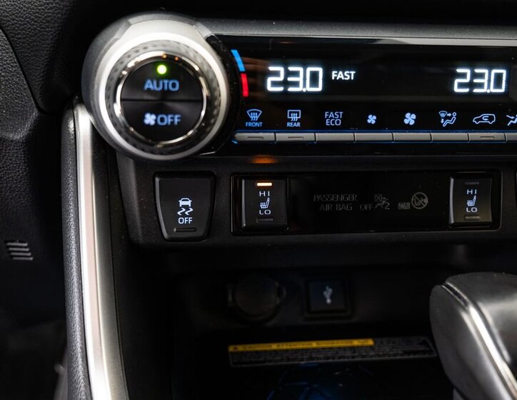 Toyota RAV4 SUV 2,5 l 131 kw