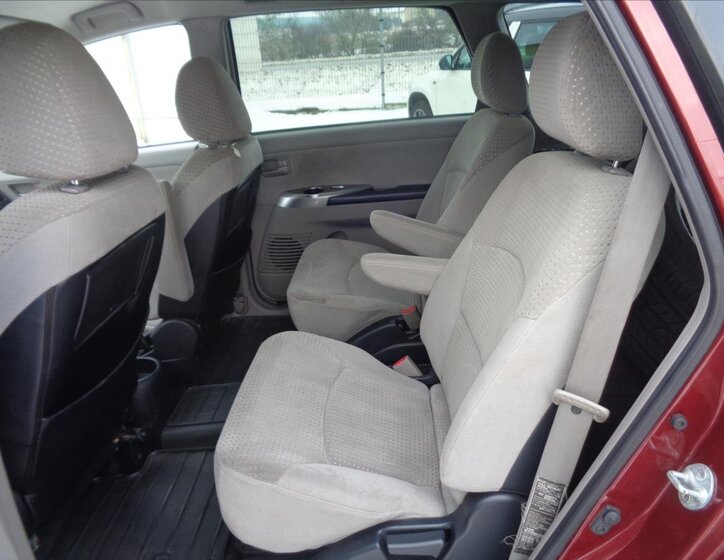 Mitsubishi Grandis Kombi 2,4 l 121 kw