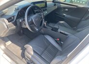 Lexus ES 300h Sedan 2,5 l 160 kw