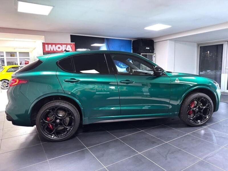 Alfa Romeo Stelvio SUV 2,9 l 382 kw