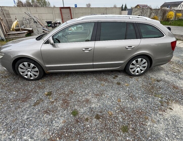Škoda Superb Kombi 3,6 l 191 kw