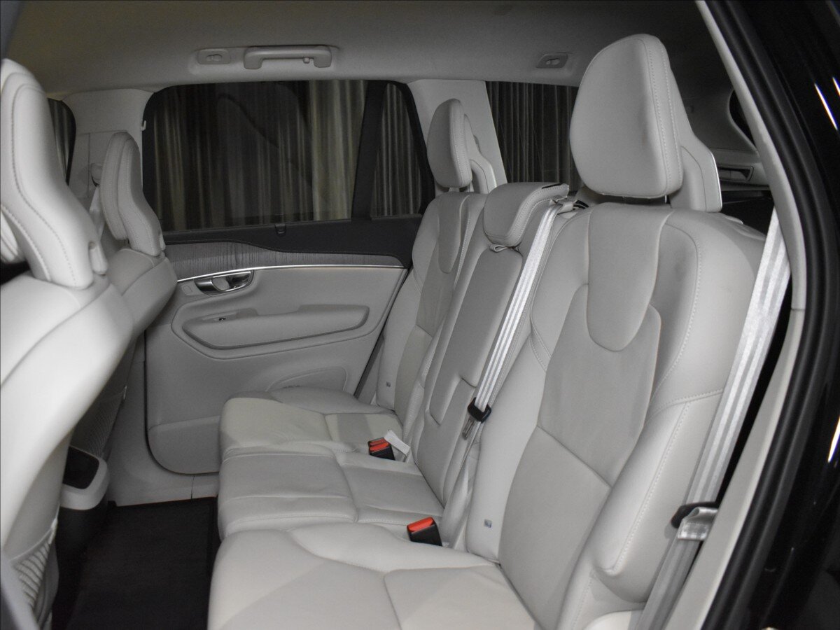 Volvo XC90 SUV / Terénní 2,0 l 184 kw