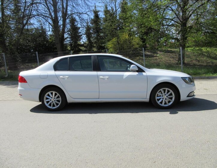 Škoda Superb Sedan / Limuzína 2,0 l 103 kw