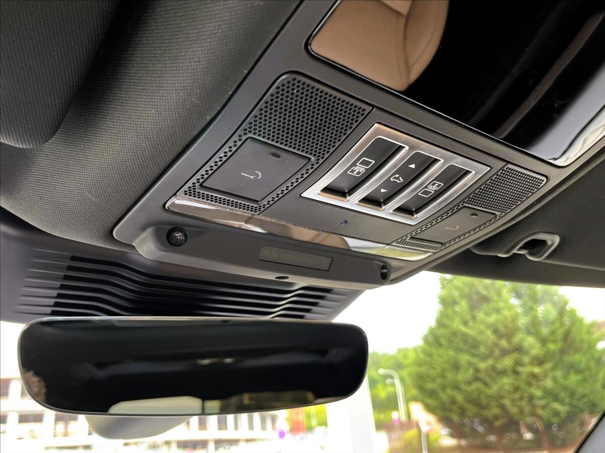 Land Rover Discovery SUV 3,0 l 257 kw