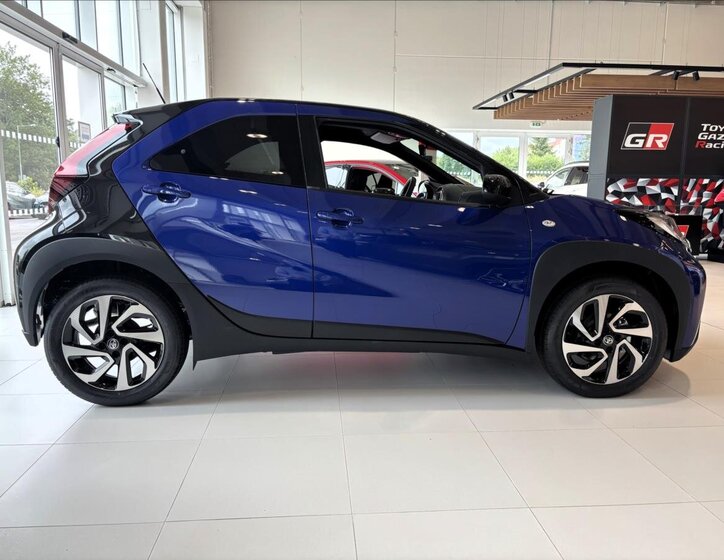 Toyota Aygo Hatchback 1,0 l 53 kw