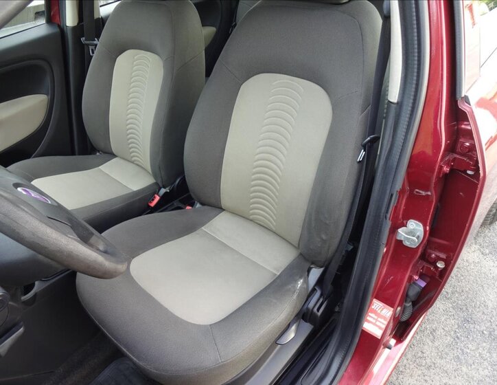 Fiat Linea Sedan / Limuzína 1,4 l 57 kw