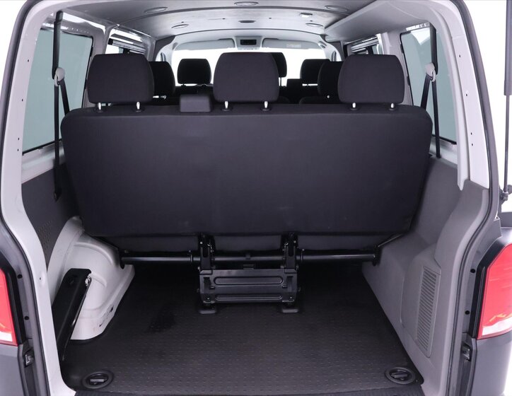 Volkswagen Transporter Kombi 2,0 l 110 kw