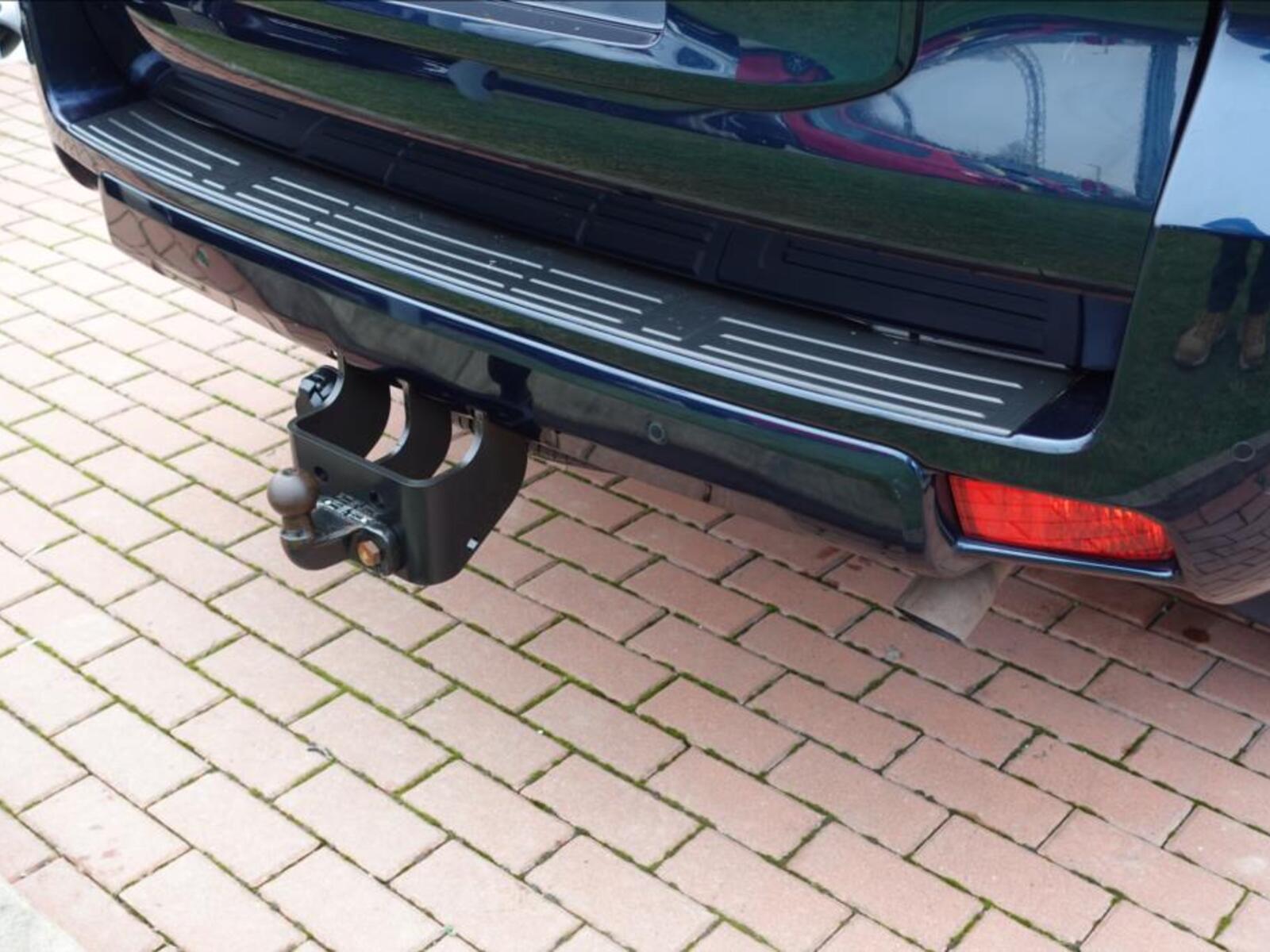 Toyota Land Cruiser 37