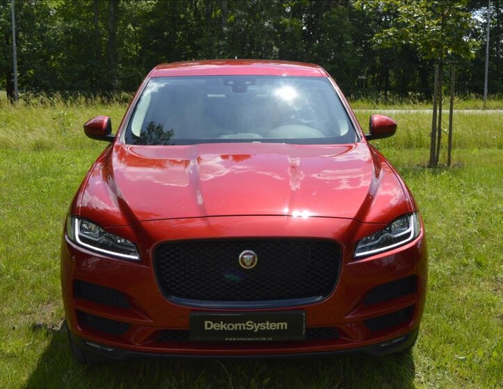 Jaguar F-Pace SUV / Terénní 2,0 l 177 kw