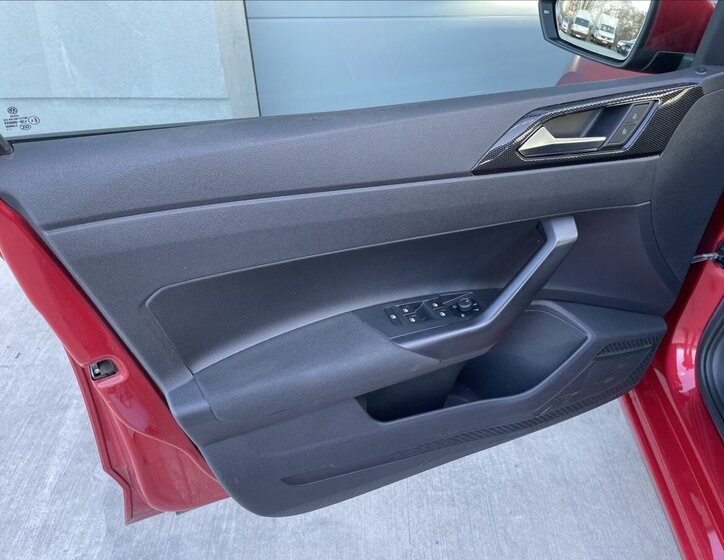 Volkswagen Polo Hatchback 999,0 70 kw