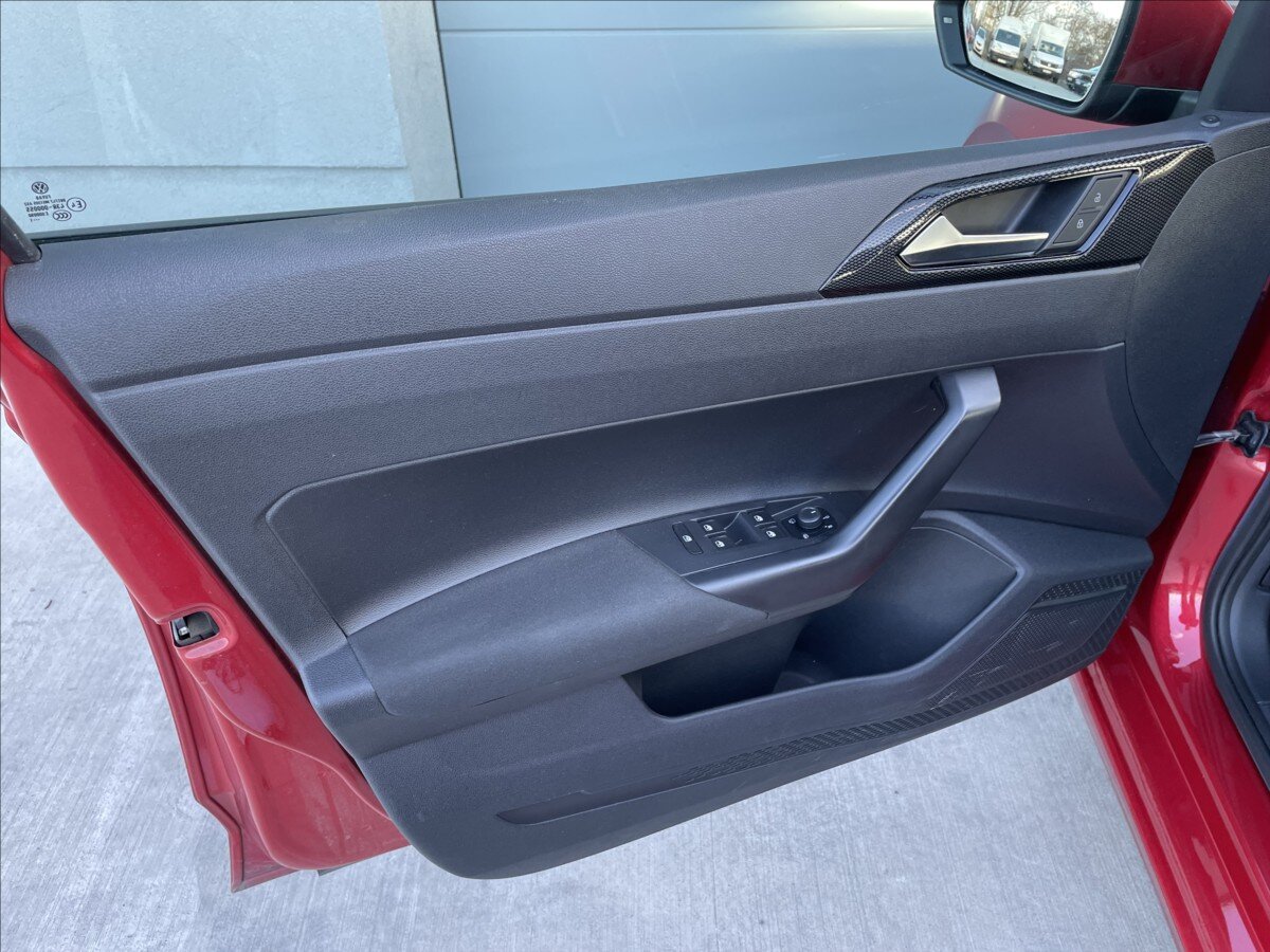 Volkswagen Polo Hatchback 999,0 70 kw