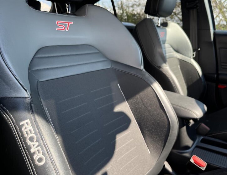 Ford Focus Hatchback 2,3 l 206 kw