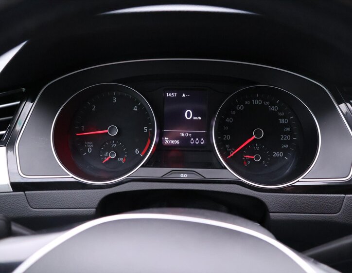 Volkswagen Passat Kombi 1,6 l 88 kw