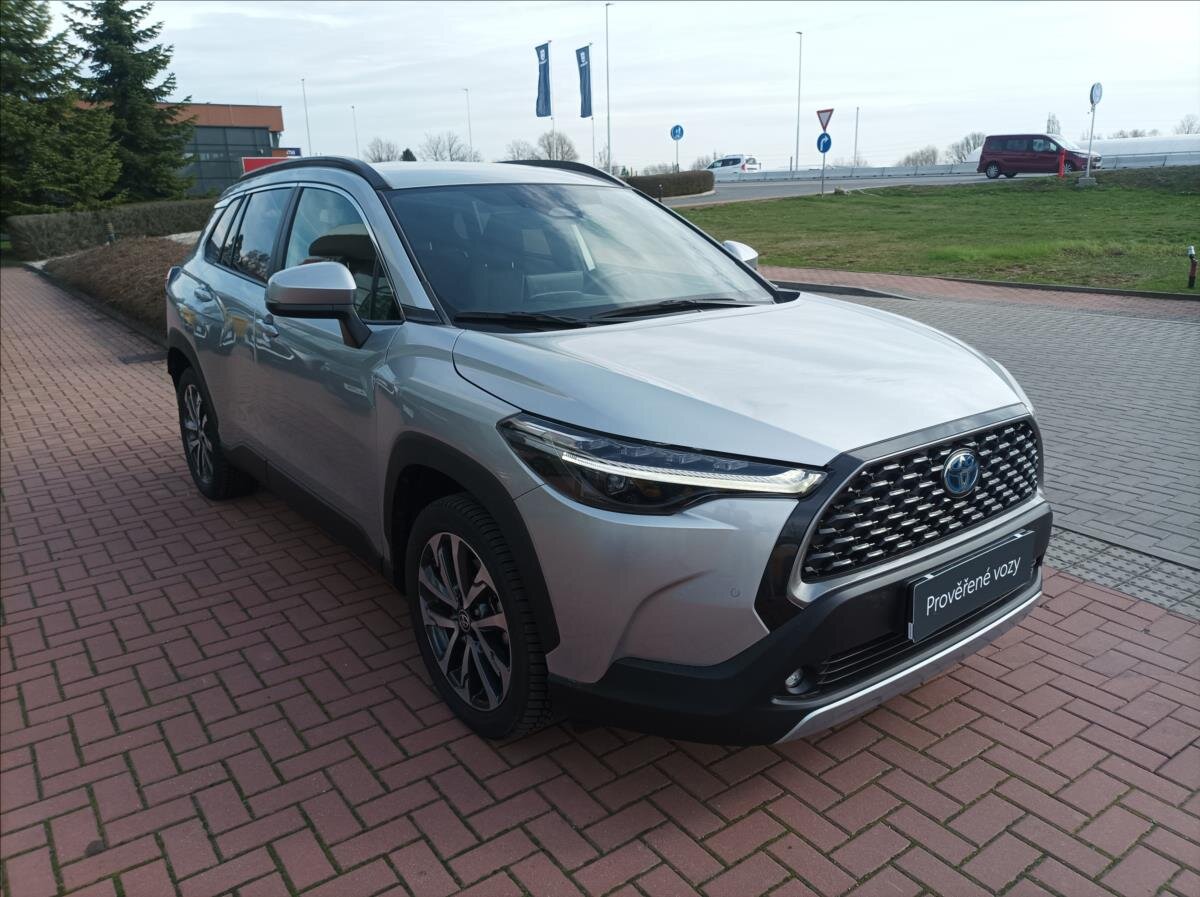 Toyota Corolla Cross SUV / Terénní 2,0 l 112 kw