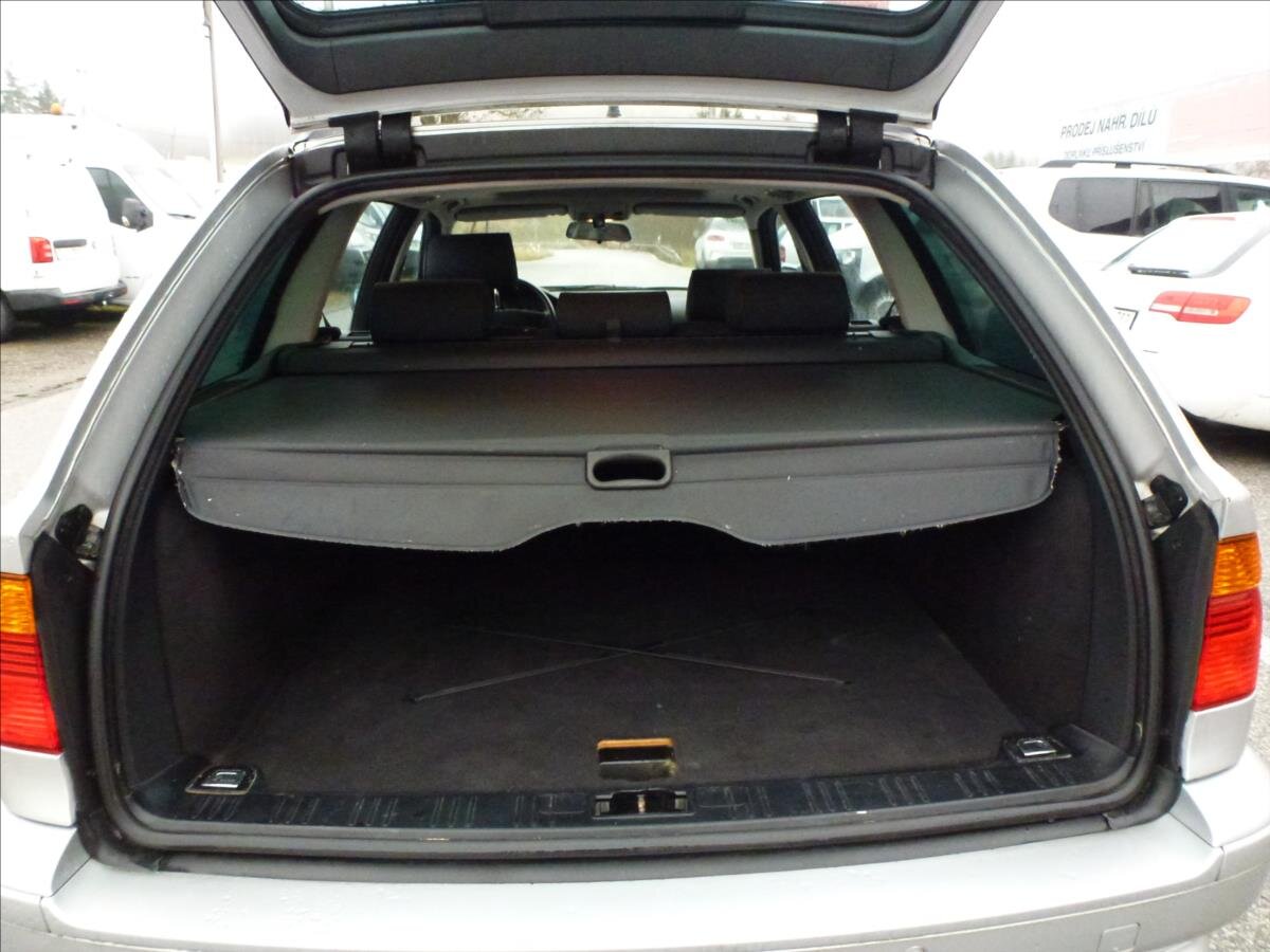 BMW Řada 5 Kombi 2,2 l 125 kw