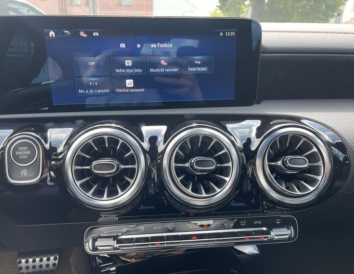 Mercedes-Benz CLA 12