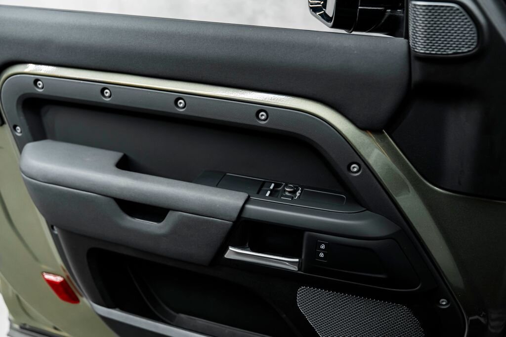 Land Rover Defender SUV / Terénní 3,0 l 294 kw