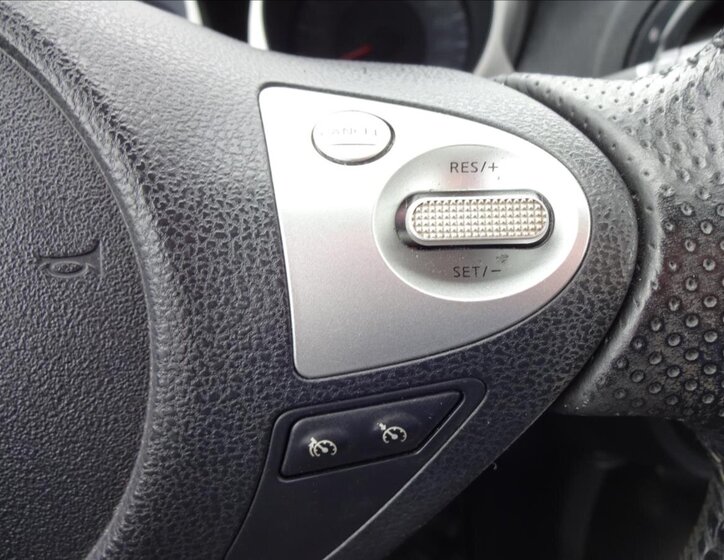 Nissan Juke Hatchback 1,6 l 86 kw