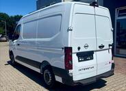 Nissan Interstar 9