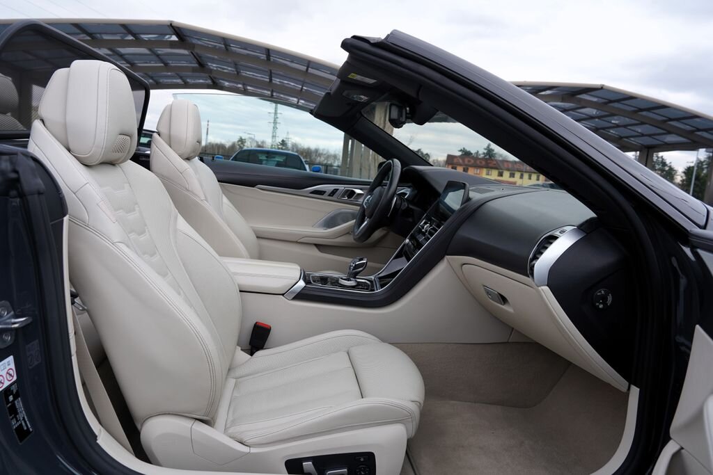 BMW Řada 8 Kabriolet 4,4 l 390 kw