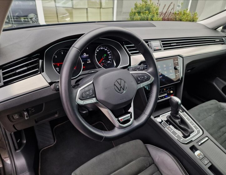 Volkswagen Passat Sedan / Limuzína 2,0 l 147 kw