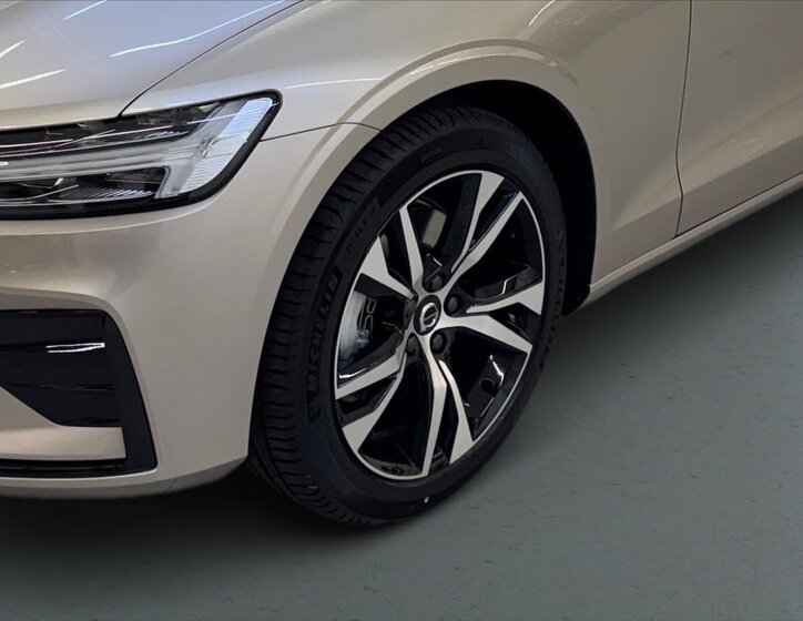 Volvo V60 Kombi 2,0 l 145 kw