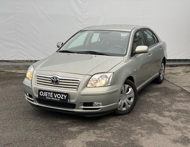 Toyota Avensis 1
