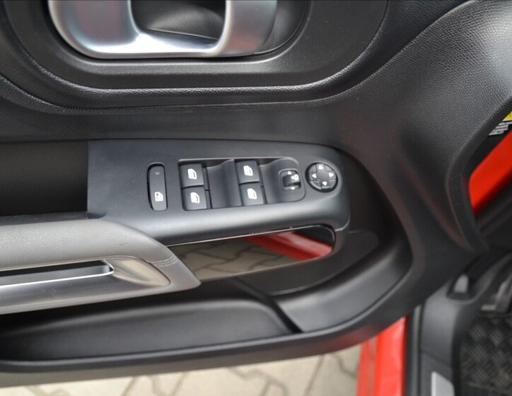 Citroën C5 Aircross SUV / Terénní 1,6 l 133 kw
