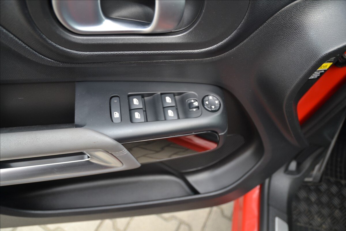 Citroën C5 Aircross SUV / Terénní 1,6 l 133 kw