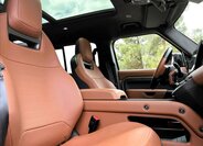 Land Rover Defender SUV 4,4 l 467 kw