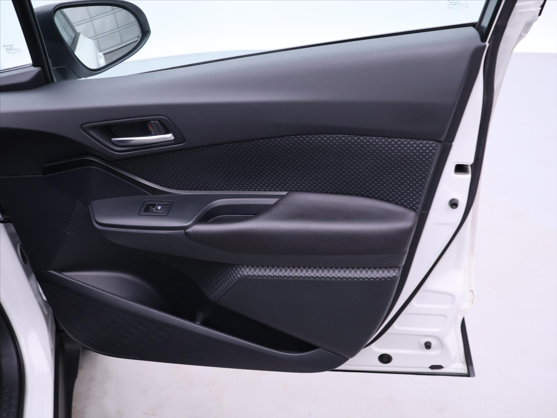 Toyota C-HR SUV 1,2 l 85 kw