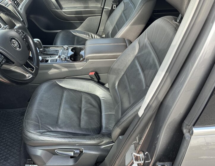 Volkswagen Touareg SUV 3,0 l 176 kw