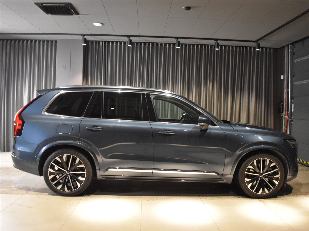 Volvo XC90 SUV / Terénní 2,0 l 228 kw