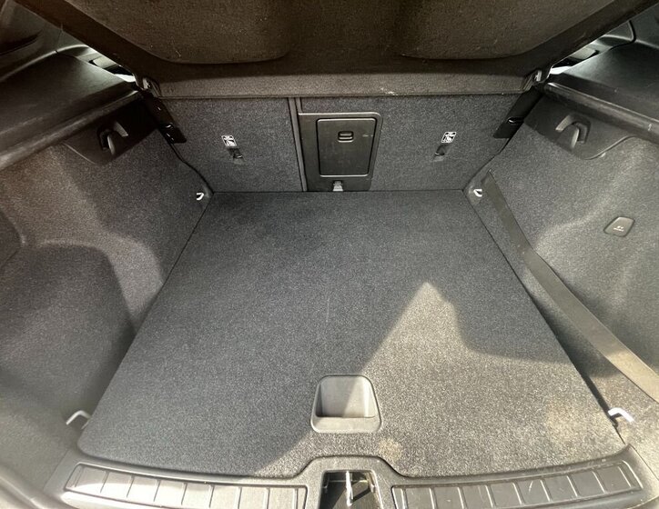 Volvo XC40 SUV / Terénní 1,5 l 120 kw