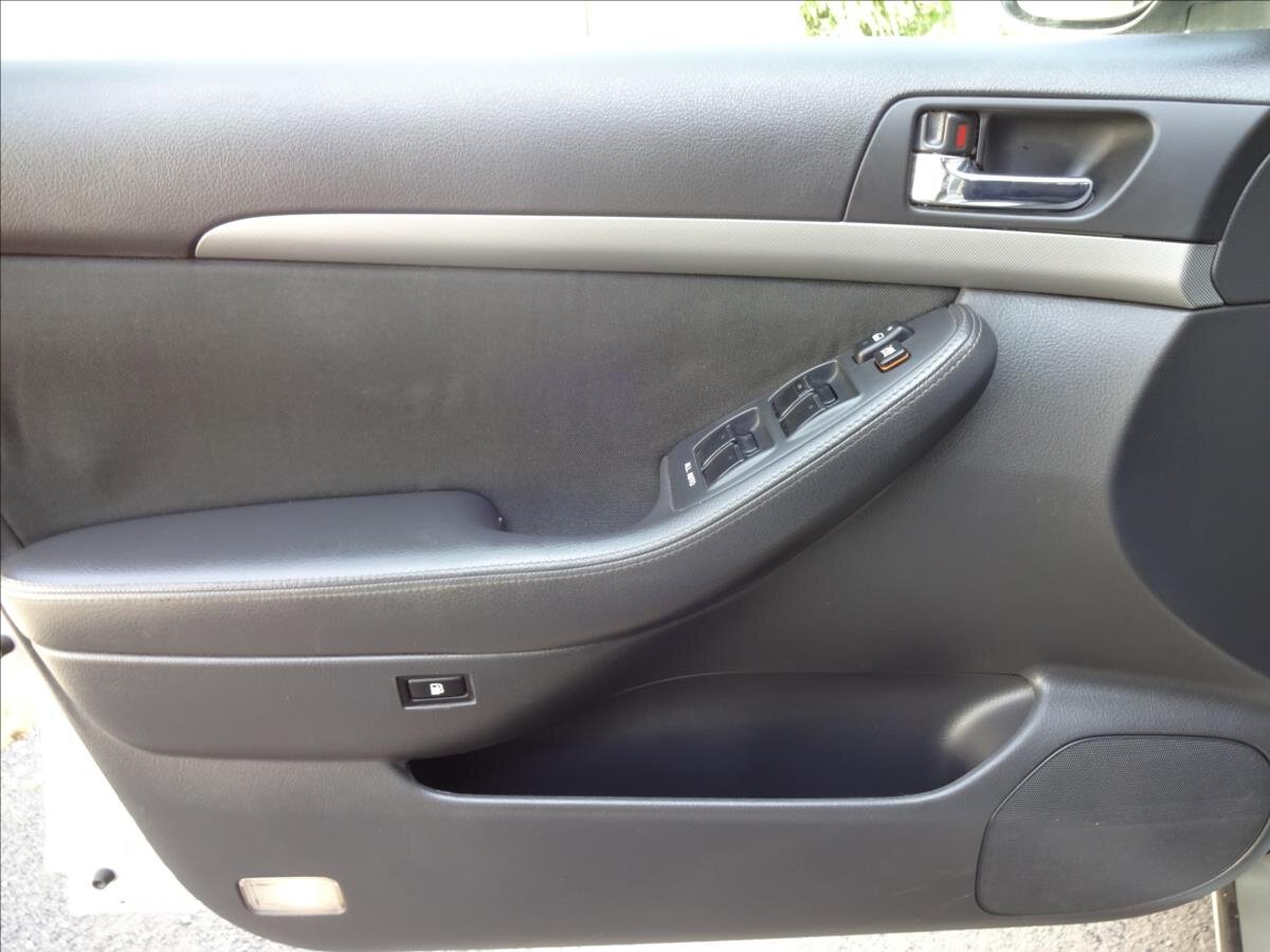Toyota Avensis Kombi 2,0 l 93 kw