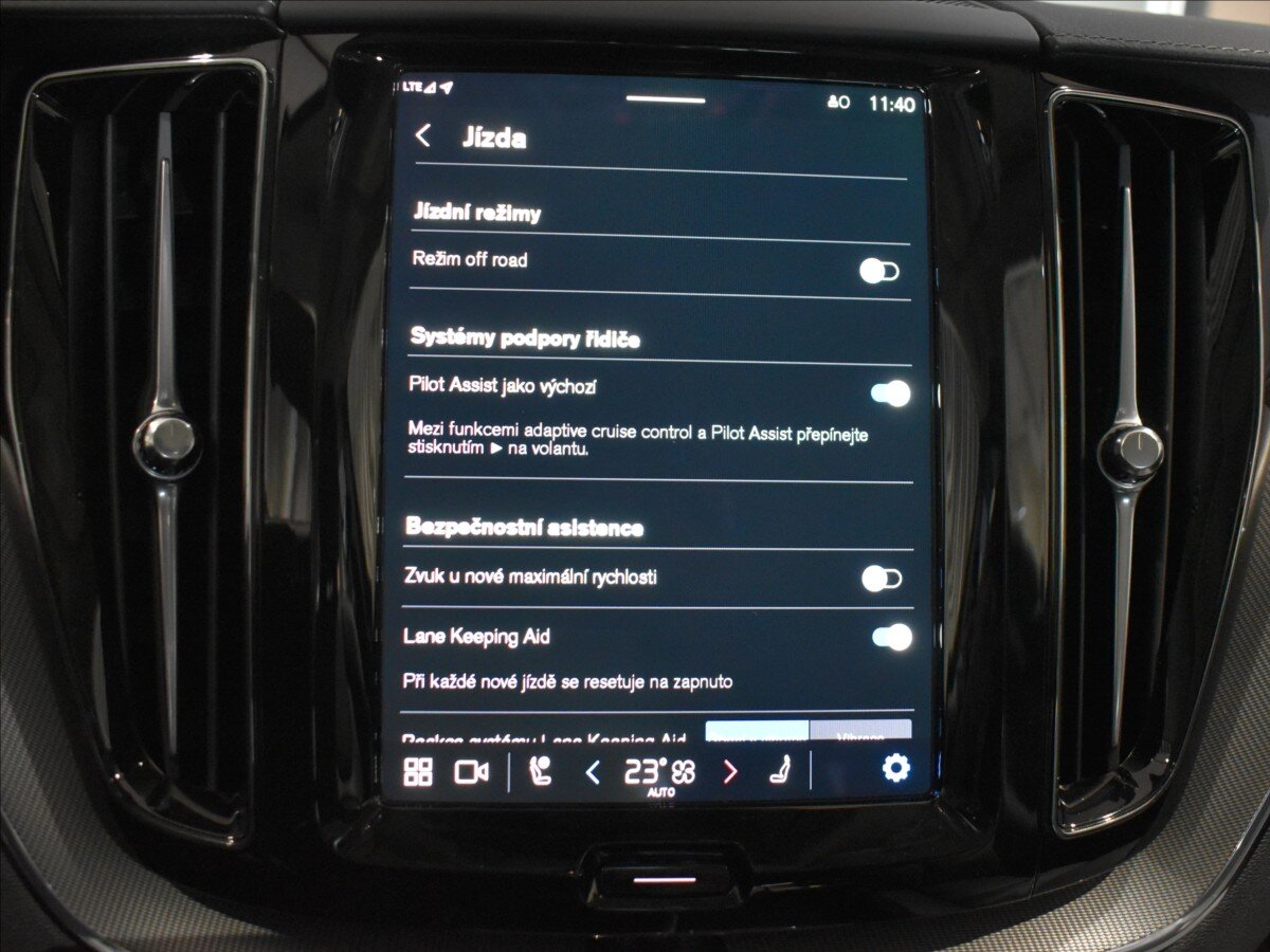 Volvo XC60 SUV / Terénní 2,0 l 184 kw