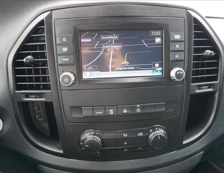 Mercedes-Benz Vito 12