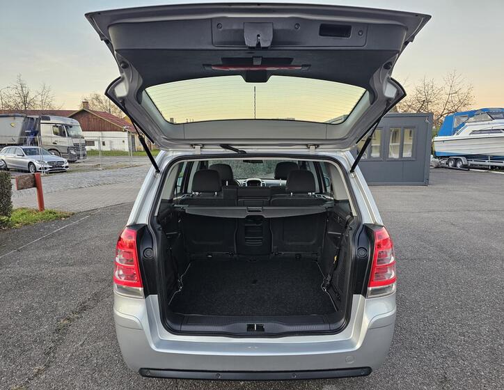 Opel Zafira 36
