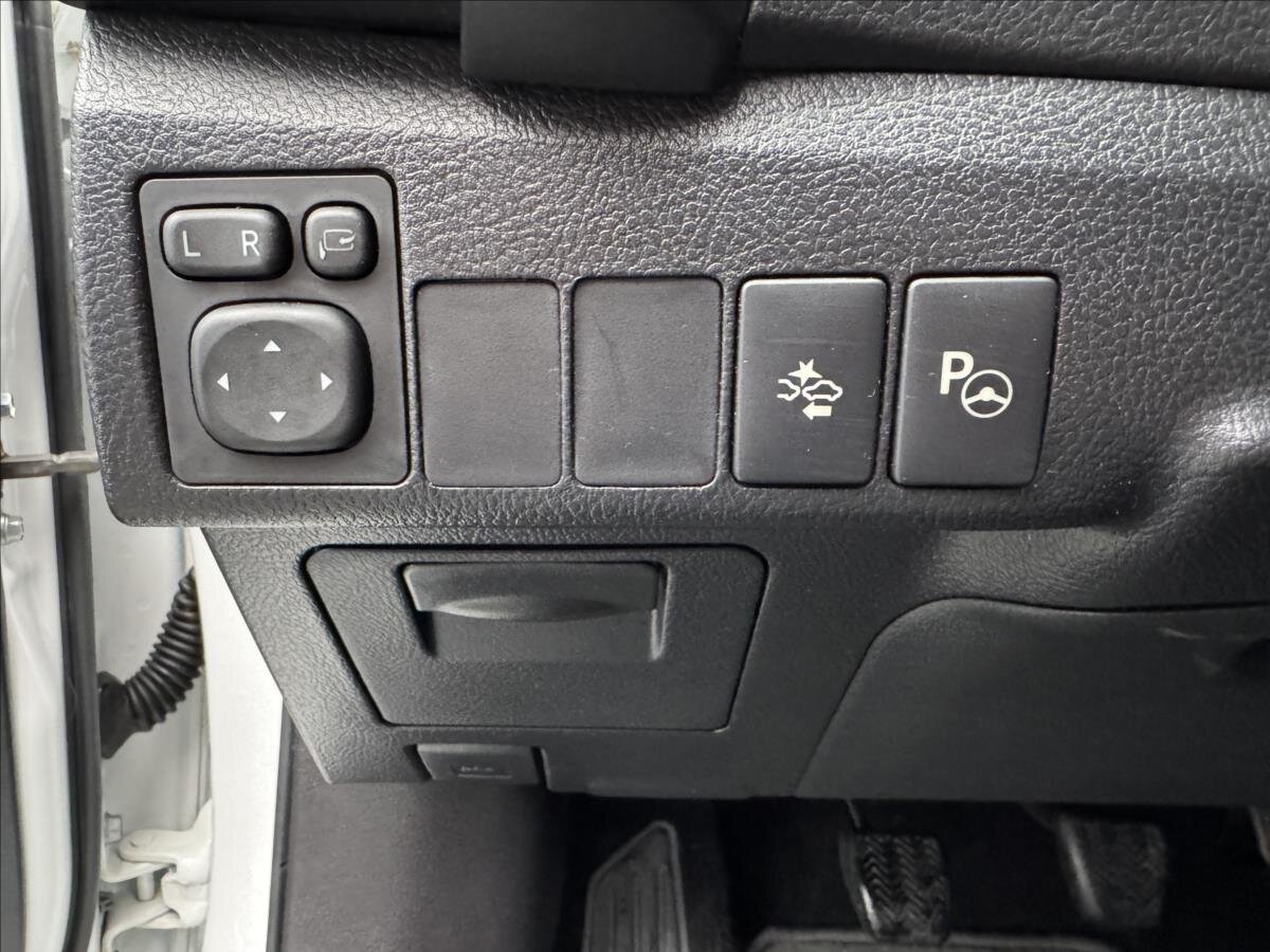 Toyota Auris Kombi 1,6 l 97 kw