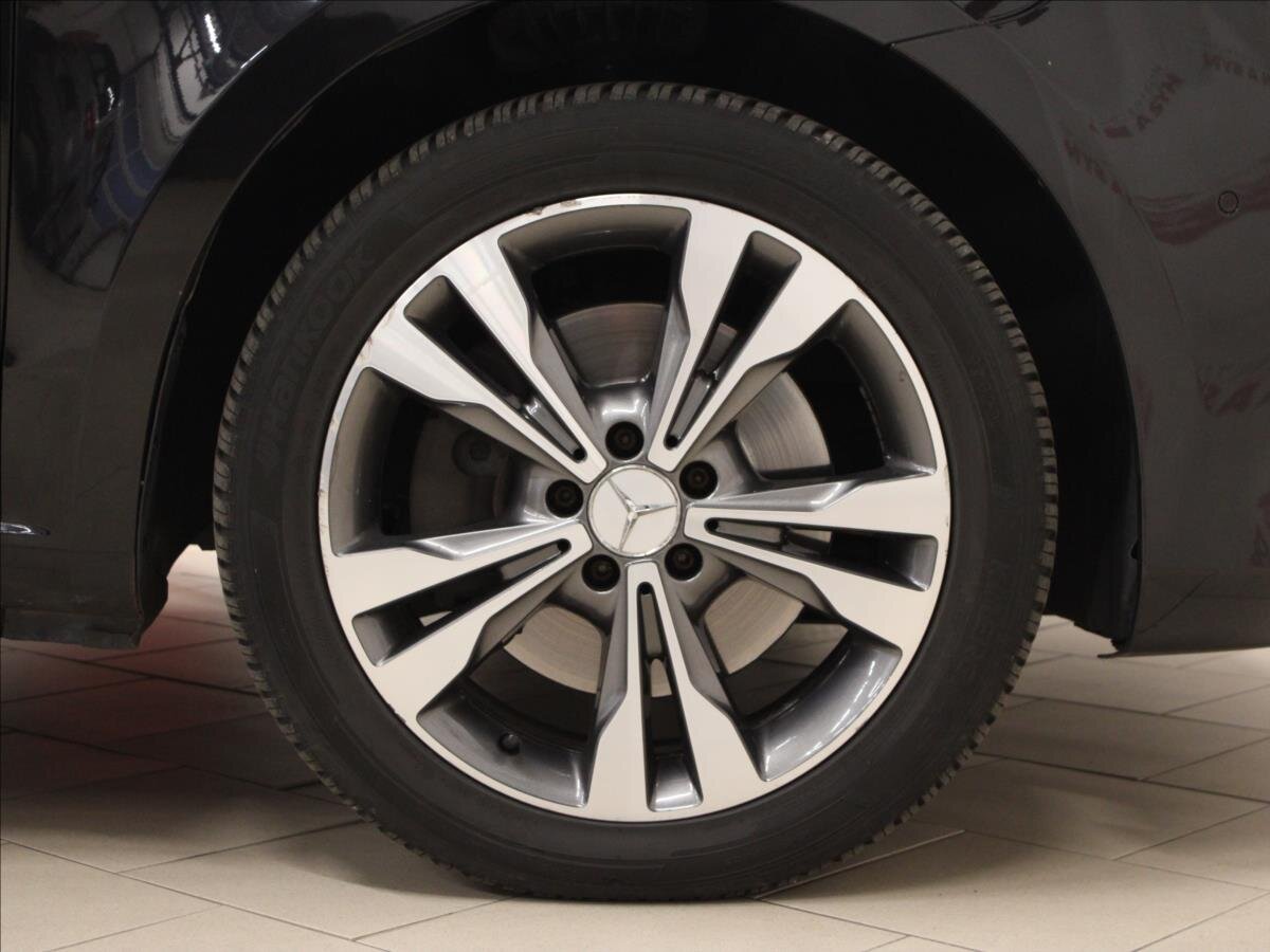 Mercedes-Benz Třídy V Kombi 2,1 l 140 kw