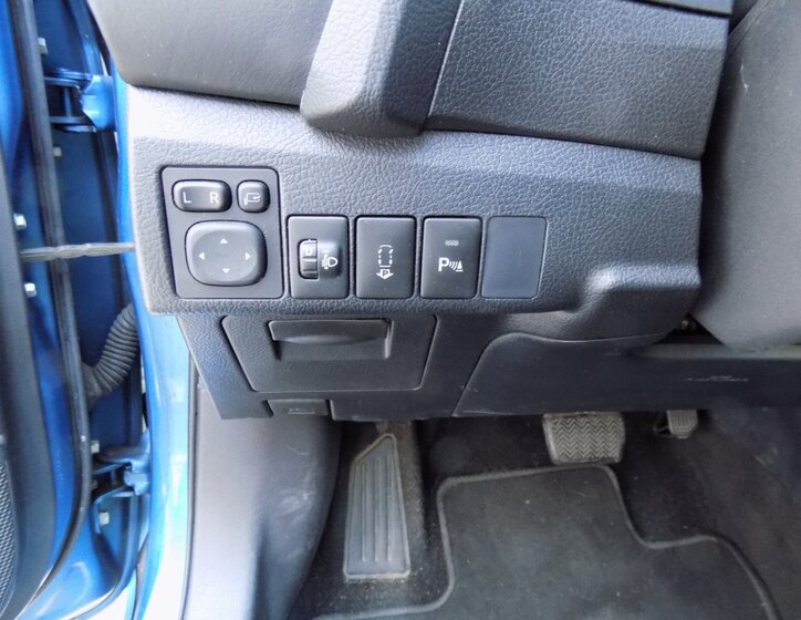 Toyota Auris Hatchback 1,8 l 73 kw